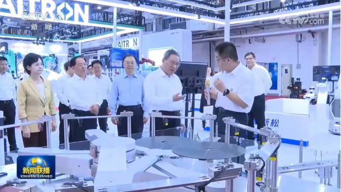 李強(qiáng)參觀(guān)調(diào)研2024世界機(jī)器人博覽會(huì)